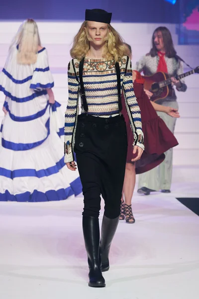 Look 43
